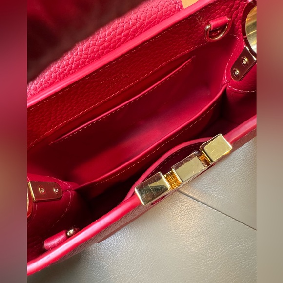Louis Vuitton Capucines Mini Scarlet - Picture 8 of 12